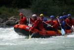 Adrenaln rafting na Iselu - ervenec 2011, Nejlep raftov voda, k tomu vlap do hor. Ve podbareveno pardnm slunenm poasm. - fotografie 35