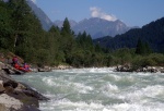 Adrenaln rafting na Iselu - ervenec 2011, Nejlep raftov voda, k tomu vlap do hor. Ve podbareveno pardnm slunenm poasm. - fotografie 52