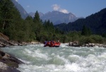 Adrenaln rafting na Iselu - ervenec 2011, Nejlep raftov voda, k tomu vlap do hor. Ve podbareveno pardnm slunenm poasm. - fotografie 55