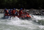 Adrenaln rafting na Iselu - ervenec 2011, Nejlep raftov voda, k tomu vlap do hor. Ve podbareveno pardnm slunenm poasm. - fotografie 65