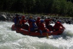 Adrenaln rafting na Iselu - ervenec 2011, Nejlep raftov voda, k tomu vlap do hor. Ve podbareveno pardnm slunenm poasm. - fotografie 66