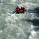 Adrenaln rafting na Iselu - ervenec 2011, Nejlep raftov voda, k tomu vlap do hor. Ve podbareveno pardnm slunenm poasm. - fotografie 70