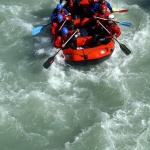 Adrenaln rafting na Iselu - ervenec 2011, Nejlep raftov voda, k tomu vlap do hor. Ve podbareveno pardnm slunenm poasm. - fotografie 74