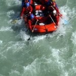 Adrenaln rafting na Iselu - ervenec 2011, Nejlep raftov voda, k tomu vlap do hor. Ve podbareveno pardnm slunenm poasm. - fotografie 75