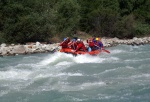 Adrenaln rafting na Iselu - ervenec 2011, Nejlep raftov voda, k tomu vlap do hor. Ve podbareveno pardnm slunenm poasm. - fotografie 86