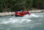 Adrenaln rafting na Iselu - ervenec 2011, Nejlep raftov voda, k tomu vlap do hor. Ve podbareveno pardnm slunenm poasm. - fotografie 88