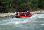 Adrenaln rafting na Iselu - ervenec 2011, Nejlep raftov voda, k tomu vlap do hor. Ve podbareveno pardnm slunenm poasm. - fotografie 89