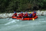 Adrenaln rafting na Iselu - ervenec 2011, Nejlep raftov voda, k tomu vlap do hor. Ve podbareveno pardnm slunenm poasm. - fotografie 90