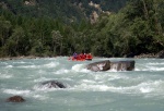 Adrenaln rafting na Iselu - ervenec 2011, Nejlep raftov voda, k tomu vlap do hor. Ve podbareveno pardnm slunenm poasm. - fotografie 92