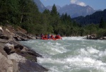 Adrenaln rafting na Iselu - ervenec 2011, Nejlep raftov voda, k tomu vlap do hor. Ve podbareveno pardnm slunenm poasm. - fotografie 152