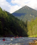 KAJAK KEMP SALZA 2011, Pardn parta, rostouc voda a taky vkony astnk. Myslm e to byl skvlej kemp. Vechny zdrav Venca a Sandl - fotografie 22