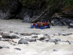 VELK ALPSK OKRUH PO NEJLEPCH RAFTOVCH EKCH, Pardn a komorn expedice. Takhle by to mohlo bt pokad: super parta, super poas, super voda, super hory, super akce... - fotografie 125