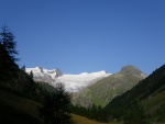 Vstup na Grossvenediger - srpen 2011, V srpnu jsme vyrazili s kilenty na vrchol tet nejvy hory Rakouska Grossvenediger - 3.674m. Vrcholu Velkho Bentana jsme zdrn doshli a tak si dosyta uili pohody vldnouc na Neue Prager Hut - fotografie 1