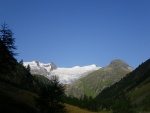 Výstup na Grossvenediger - srpen 2011, V srpnu jsme vyrazili s kilenty na vrchol třetí nejvyšší hory Rakouska Grossvenediger - 3.674m. Vrcholu Velkého Benátčana jsme zdárně dosáhli a také si dosyta užili pohody vládnoucí na Neue Prager Hut - fotografie 1