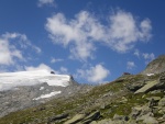 Vstup na Grossvenediger - srpen 2011, V srpnu jsme vyrazili s kilenty na vrchol tet nejvy hory Rakouska Grossvenediger - 3.674m. Vrcholu Velkho Bentana jsme zdrn doshli a tak si dosyta uili pohody vldnouc na Neue Prager Hut - fotografie 10