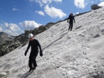 Výstup na Grossvenediger - srpen 2011, V srpnu jsme vyrazili s kilenty na vrchol třetí nejvyšší hory Rakouska Grossvenediger - 3.674m. Vrcholu Velkého Benátčana jsme zdárně dosáhli a také si dosyta užili pohody vládnoucí na Neue Prager Hut - fotografie 13
