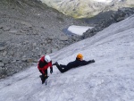 Výstup na Grossvenediger - srpen 2011, V srpnu jsme vyrazili s kilenty na vrchol třetí nejvyšší hory Rakouska Grossvenediger - 3.674m. Vrcholu Velkého Benátčana jsme zdárně dosáhli a také si dosyta užili pohody vládnoucí na Neue Prager Hut - fotografie 15