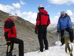 Vstup na Grossvenediger - srpen 2011, V srpnu jsme vyrazili s kilenty na vrchol tet nejvy hory Rakouska Grossvenediger - 3.674m. Vrcholu Velkho Bentana jsme zdrn doshli a tak si dosyta uili pohody vldnouc na Neue Prager Hut - fotografie 18