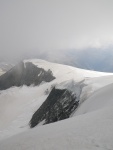 Vstup na Grossvenediger - srpen 2011, V srpnu jsme vyrazili s kilenty na vrchol tet nejvy hory Rakouska Grossvenediger - 3.674m. Vrcholu Velkho Bentana jsme zdrn doshli a tak si dosyta uili pohody vldnouc na Neue Prager Hut - fotografie 41