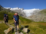 Vstup na Grossvenediger - srpen 2011, V srpnu jsme vyrazili s kilenty na vrchol tet nejvy hory Rakouska Grossvenediger - 3.674m. Vrcholu Velkho Bentana jsme zdrn doshli a tak si dosyta uili pohody vldnouc na Neue Prager Hut - fotografie 54