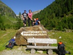 Vstup na Grossvenediger - srpen 2011, V srpnu jsme vyrazili s kilenty na vrchol tet nejvy hory Rakouska Grossvenediger - 3.674m. Vrcholu Velkho Bentana jsme zdrn doshli a tak si dosyta uili pohody vldnouc na Neue Prager Hut - fotografie 55
