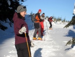 ZKLADN KURZ SKIALPINISMU 10.-12.2.2012, Ndhern poas, pes den teplo a slunce, v noci mrazivo, pranek a parta zaplench mladch a krsnch lid. No co by mohlo bt lep... Skol! A a ij gastro zitky a skialpinismus! - fotografie 42