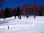 ZKLADN KURZ SKIALPINISMU 10.-12.2.2012, Ndhern poas, pes den teplo a slunce, v noci mrazivo, pranek a parta zaplench mladch a krsnch lid. No co by mohlo bt lep... Skol! A a ij gastro zitky a skialpinismus! - fotografie 46