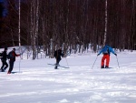 ZKLADN KURZ SKIALPINISMU 10.-12.2.2012, Ndhern poas, pes den teplo a slunce, v noci mrazivo, pranek a parta zaplench mladch a krsnch lid. No co by mohlo bt lep... Skol! A a ij gastro zitky a skialpinismus! - fotografie 47