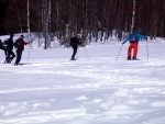 ZKLADN KURZ SKIALPINISMU 10.-12.2.2012, Ndhern poas, pes den teplo a slunce, v noci mrazivo, pranek a parta zaplench mladch a krsnch lid. No co by mohlo bt lep... Skol! A a ij gastro zitky a skialpinismus! - fotografie 48