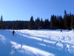 ZKLADN KURZ SKIALPINISMU 10.-12.2.2012, Ndhern poas, pes den teplo a slunce, v noci mrazivo, pranek a parta zaplench mladch a krsnch lid. No co by mohlo bt lep... Skol! A a ij gastro zitky a skialpinismus! - fotografie 110