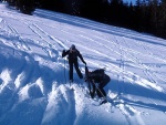 ZKLADN KURZ SKIALPINISMU 10.-12.2.2012, Ndhern poas, pes den teplo a slunce, v noci mrazivo, pranek a parta zaplench mladch a krsnch lid. No co by mohlo bt lep... Skol! A a ij gastro zitky a skialpinismus! - fotografie 112