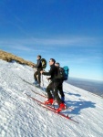 ZKLADN KURZ SKIALPINISMU 2.-4.3.2012, Tak tohle byl uniktn kurz, v rmci prvnho dne jsme zvldli vystoupit na Snku. Prost nm to lapalo... oba dva dny. A ta leva se v ndli vyzout, byla k nezaplacen :-) - fotografie 31