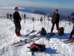 ZKLADN KURZ SKIALPINISMU 2.-4.3.2012, Tak tohle byl uniktn kurz, v rmci prvnho dne jsme zvldli vystoupit na Snku. Prost nm to lapalo... oba dva dny. A ta leva se v ndli vyzout, byla k nezaplacen :-) - fotografie 35