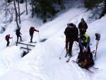 SKIALPINISTICK ELDORDO, Tahle parta veden Hanzem a Salmkem mla neskutenou kliku na poas... Spousta snhu, slunce, lavin i nastoupanch vkovch metr a vypitch kvasnic. Tahle partika si poradila se vm, vetn nro - fotografie 6