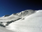 SKIALPINISTICK ELDORDO, Tahle parta veden Hanzem a Salmkem mla neskutenou kliku na poas... Spousta snhu, slunce, lavin i nastoupanch vkovch metr a vypitch kvasnic. Tahle partika si poradila se vm, vetn nro - fotografie 36