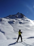 SKIALPINISTICK ELDORDO, Tahle parta veden Hanzem a Salmkem mla neskutenou kliku na poas... Spousta snhu, slunce, lavin i nastoupanch vkovch metr a vypitch kvasnic. Tahle partika si poradila se vm, vetn nro - fotografie 48