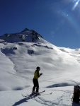 SKIALPINISTICK ELDORDO, Tahle parta veden Hanzem a Salmkem mla neskutenou kliku na poas... Spousta snhu, slunce, lavin i nastoupanch vkovch metr a vypitch kvasnic. Tahle partika si poradila se vm, vetn nro - fotografie 49