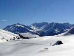 SKIALPINISTICK ELDORDO, Tahle parta veden Hanzem a Salmkem mla neskutenou kliku na poas... Spousta snhu, slunce, lavin i nastoupanch vkovch metr a vypitch kvasnic. Tahle partika si poradila se vm, vetn nro - fotografie 52