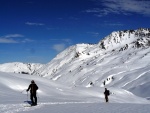 SKIALPINISTICK ELDORDO, Tahle parta veden Hanzem a Salmkem mla neskutenou kliku na poas... Spousta snhu, slunce, lavin i nastoupanch vkovch metr a vypitch kvasnic. Tahle partika si poradila se vm, vetn nro - fotografie 54