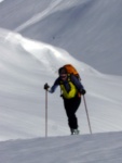 SKIALPINISTICK ELDORDO, Tahle parta veden Hanzem a Salmkem mla neskutenou kliku na poas... Spousta snhu, slunce, lavin i nastoupanch vkovch metr a vypitch kvasnic. Tahle partika si poradila se vm, vetn nro - fotografie 58