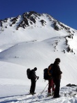 SKIALPINISTICK ELDORDO, Tahle parta veden Hanzem a Salmkem mla neskutenou kliku na poas... Spousta snhu, slunce, lavin i nastoupanch vkovch metr a vypitch kvasnic. Tahle partika si poradila se vm, vetn nro - fotografie 63