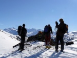 SKIALPINISTICK ELDORDO, Tahle parta veden Hanzem a Salmkem mla neskutenou kliku na poas... Spousta snhu, slunce, lavin i nastoupanch vkovch metr a vypitch kvasnic. Tahle partika si poradila se vm, vetn nro - fotografie 64