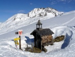 SKIALPINISTICK ELDORDO, Tahle parta veden Hanzem a Salmkem mla neskutenou kliku na poas... Spousta snhu, slunce, lavin i nastoupanch vkovch metr a vypitch kvasnic. Tahle partika si poradila se vm, vetn nro - fotografie 70