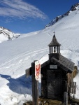 SKIALPINISTICK ELDORDO, Tahle parta veden Hanzem a Salmkem mla neskutenou kliku na poas... Spousta snhu, slunce, lavin i nastoupanch vkovch metr a vypitch kvasnic. Tahle partika si poradila se vm, vetn nro - fotografie 72