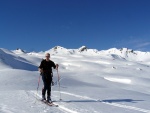 SKIALPINISTICK ELDORDO, Tahle parta veden Hanzem a Salmkem mla neskutenou kliku na poas... Spousta snhu, slunce, lavin i nastoupanch vkovch metr a vypitch kvasnic. Tahle partika si poradila se vm, vetn nro - fotografie 84