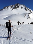 SKIALPINISTICK ELDORDO, Tahle parta veden Hanzem a Salmkem mla neskutenou kliku na poas... Spousta snhu, slunce, lavin i nastoupanch vkovch metr a vypitch kvasnic. Tahle partika si poradila se vm, vetn nro - fotografie 85