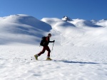 SKIALPINISTICK ELDORDO, Tahle parta veden Hanzem a Salmkem mla neskutenou kliku na poas... Spousta snhu, slunce, lavin i nastoupanch vkovch metr a vypitch kvasnic. Tahle partika si poradila se vm, vetn nro - fotografie 92