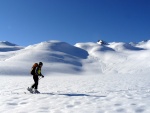 SKIALPINISTICK ELDORDO, Tahle parta veden Hanzem a Salmkem mla neskutenou kliku na poas... Spousta snhu, slunce, lavin i nastoupanch vkovch metr a vypitch kvasnic. Tahle partika si poradila se vm, vetn nro - fotografie 97