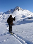 SKIALPINISTICK ELDORDO, Tahle parta veden Hanzem a Salmkem mla neskutenou kliku na poas... Spousta snhu, slunce, lavin i nastoupanch vkovch metr a vypitch kvasnic. Tahle partika si poradila se vm, vetn nro - fotografie 104