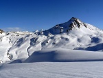 SKIALPINISTICK ELDORDO, Tahle parta veden Hanzem a Salmkem mla neskutenou kliku na poas... Spousta snhu, slunce, lavin i nastoupanch vkovch metr a vypitch kvasnic. Tahle partika si poradila se vm, vetn nro - fotografie 107